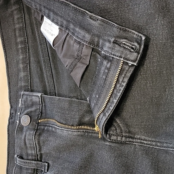 Old Navy Size 8 Washed Black Denim Mid Rise Cuffed Hem Shorts, Gently Used - Picture 8 of 12